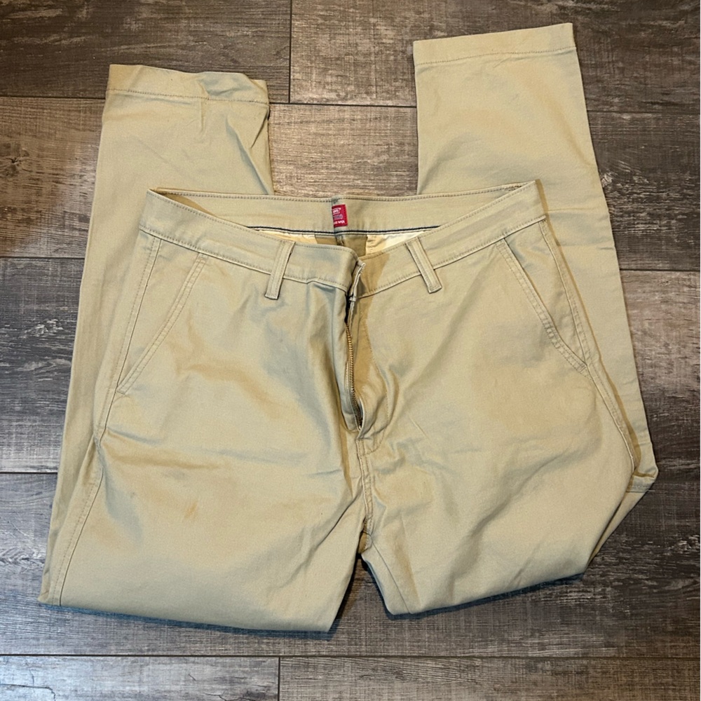 Levi's Men's Khaki Chinos